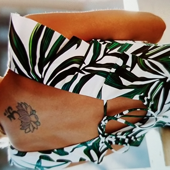 NWT LOW CUT PADDED RUFFLE MONOKINI SWIM BATHING SUIT SIZE LARGE - Picture 6 of 14